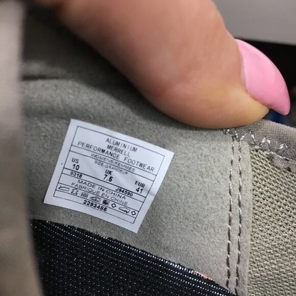 NEW Merrell performance footwear taupe sneakers - Picture 6 of 7